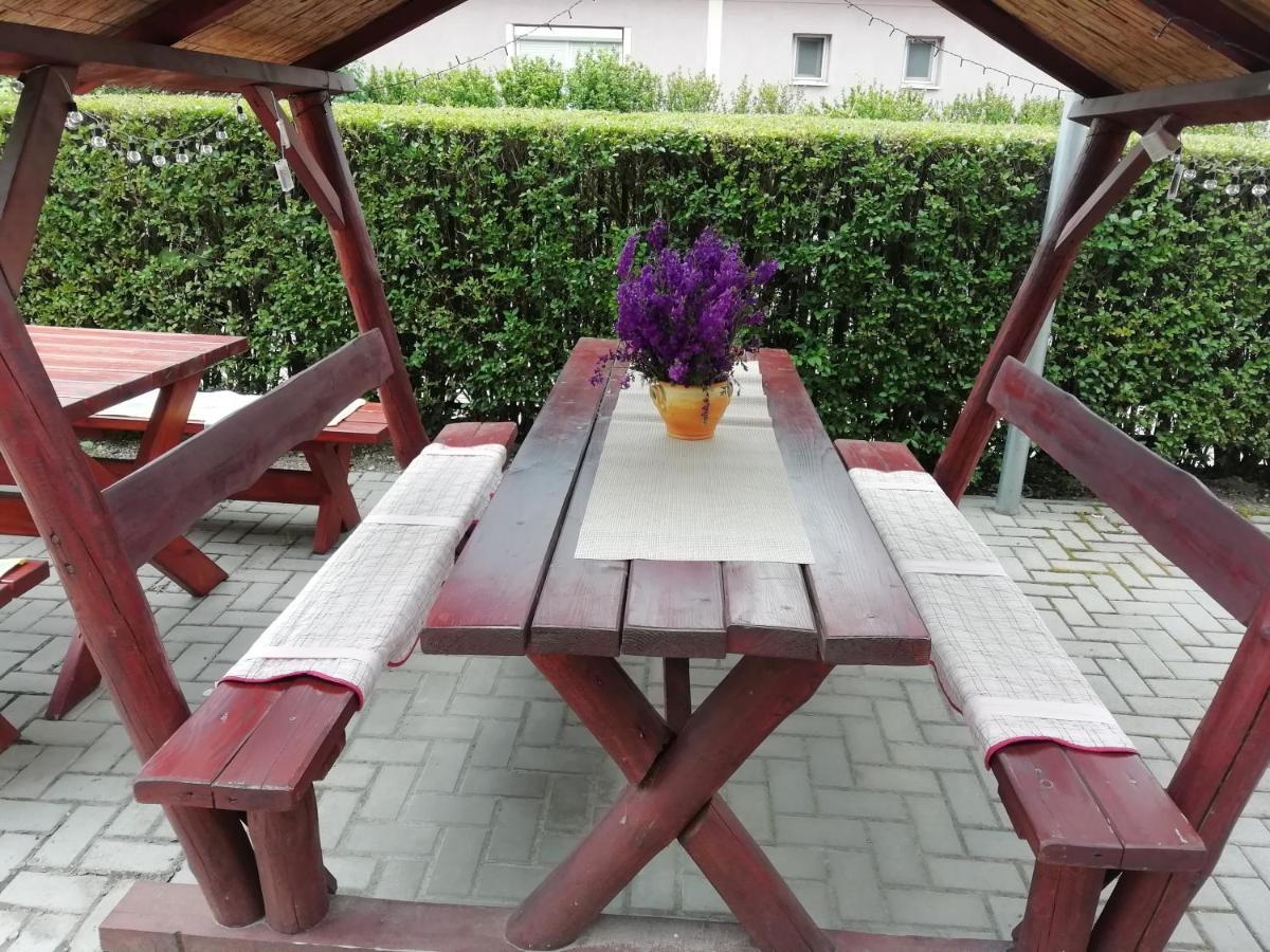 Appartement Vadasztanya Fogado à Egerszalók Extérieur photo