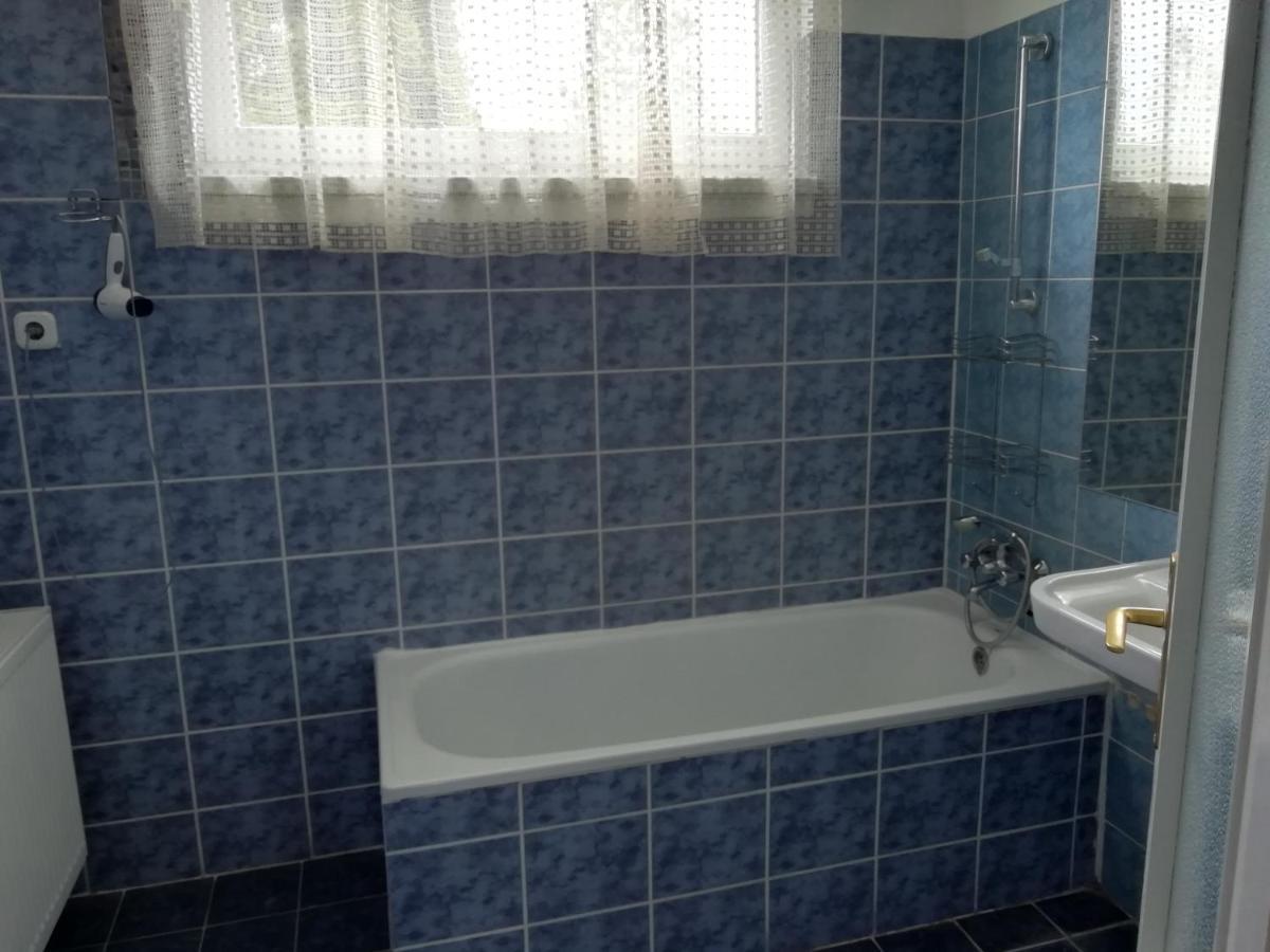 Appartement Vadasztanya Fogado à Egerszalók Extérieur photo