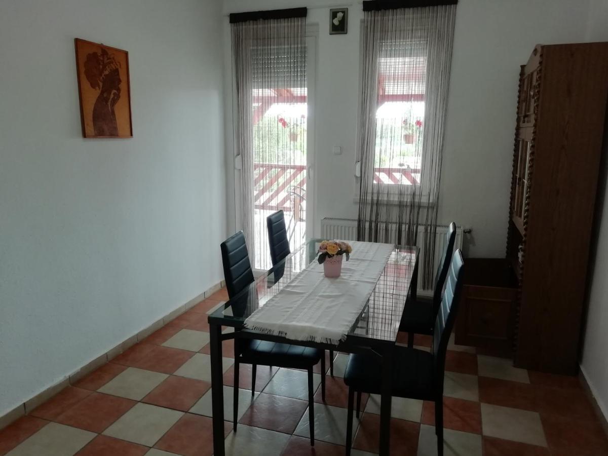 Appartement Vadasztanya Fogado à Egerszalók Extérieur photo