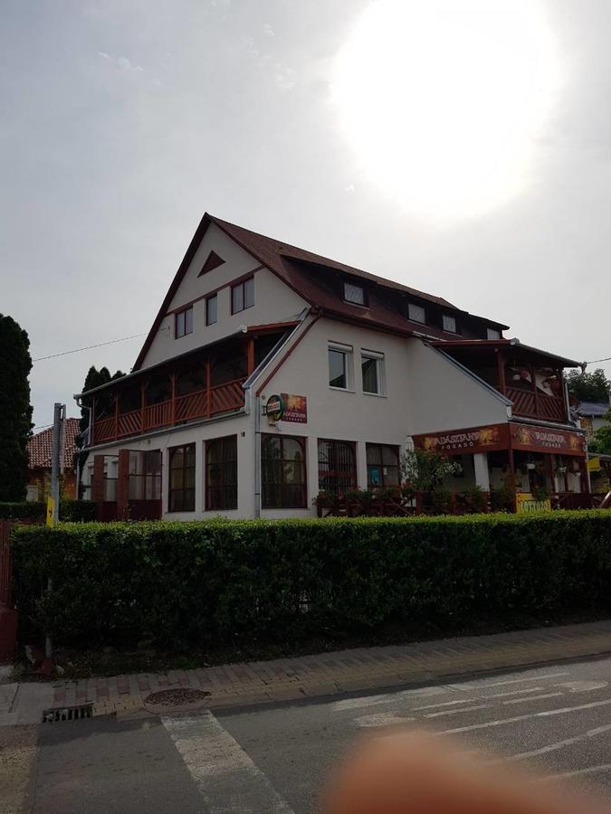 Appartement Vadasztanya Fogado à Egerszalók Extérieur photo